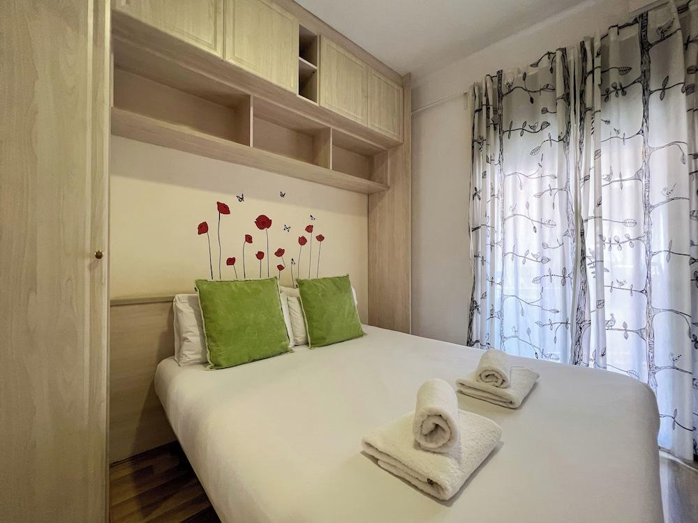 Stay U-Nique Apartment Sardenya Ii