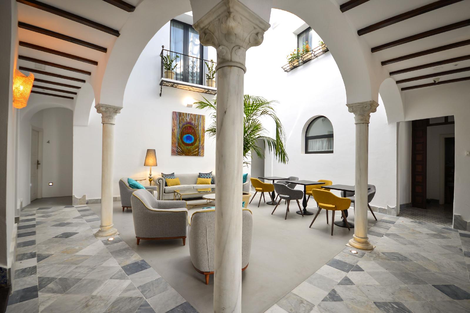 Legado Alcázar Hotel