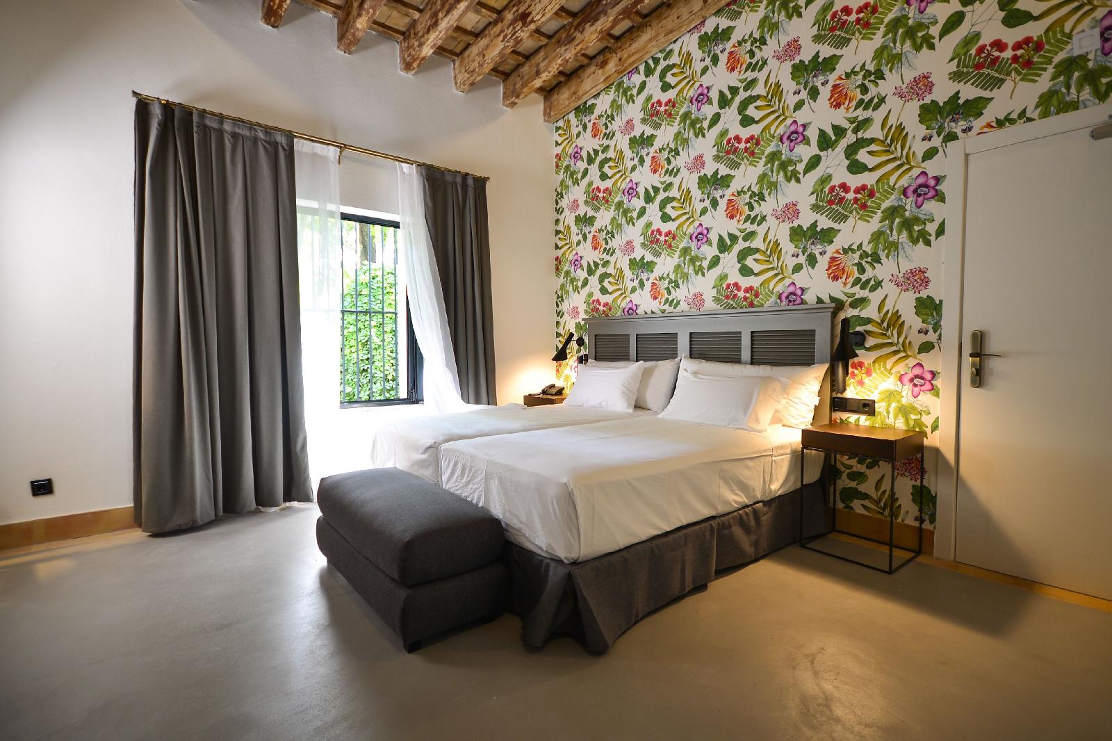 Legado Alcázar Hotel