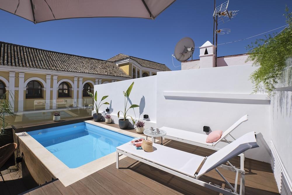 Sweet Sevilla Suites - Smart Hotel