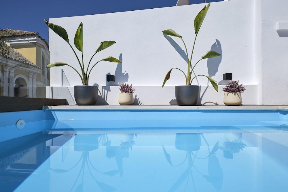 Sweet Sevilla Suites - Smart Hotel