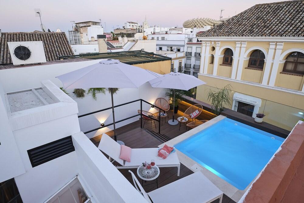 Sweet Sevilla Suites - Smart Hotel