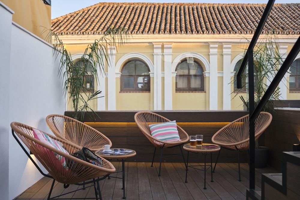 Sweet Sevilla Suites - Smart Hotel