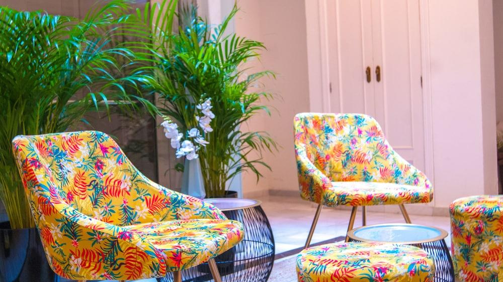 Sweet Sevilla Suites - Smart Hotel