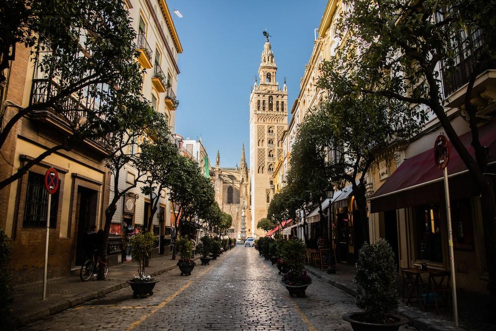 Abades Giralda View By Valcambre
