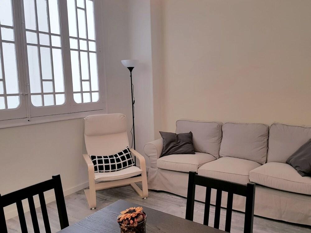 Apartamento Pintor Salvador Abril