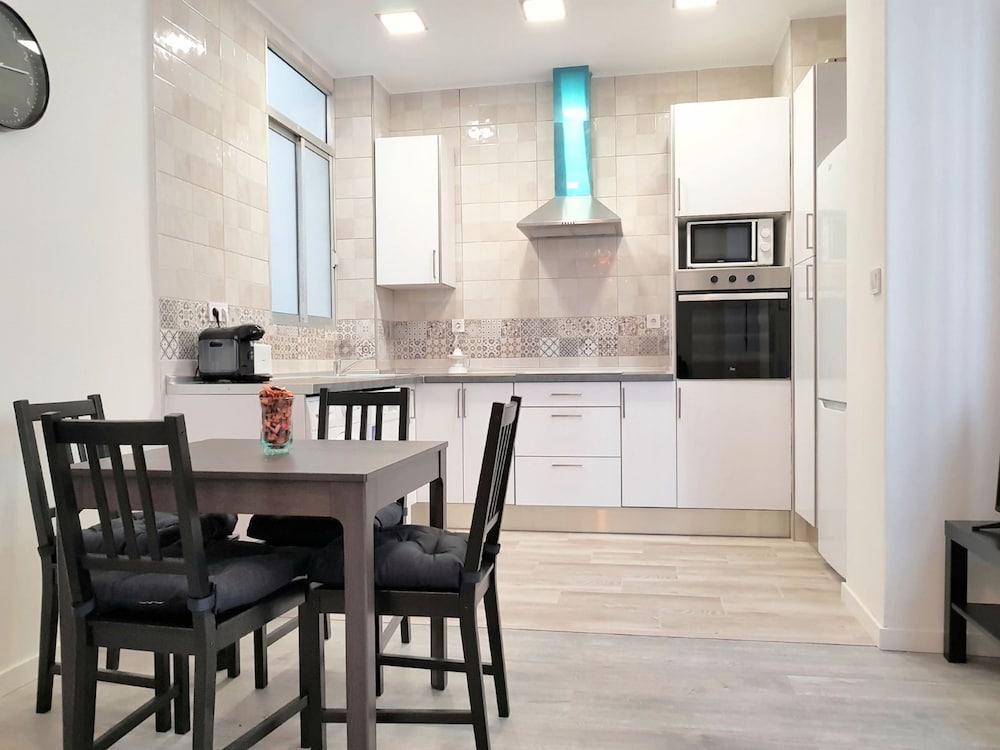 Apartamento Pintor Salvador Abril
