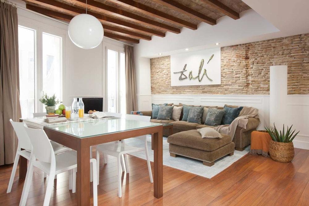 Enjoybcn Dali Apartments