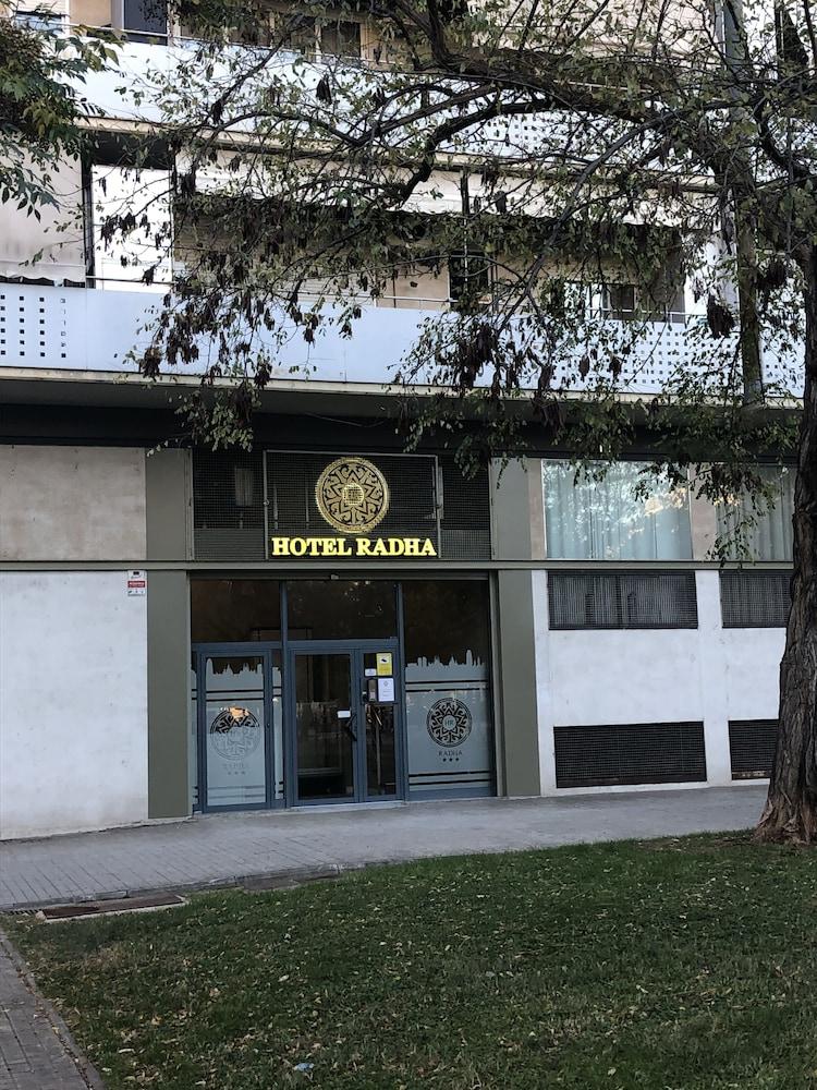 Hotel Radha