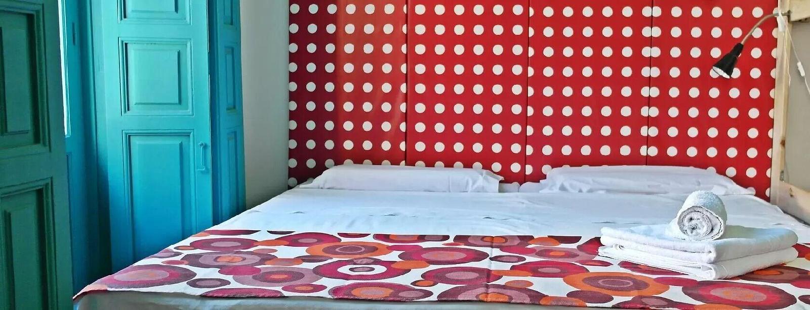 Sevilla Kitsch Hostel Art