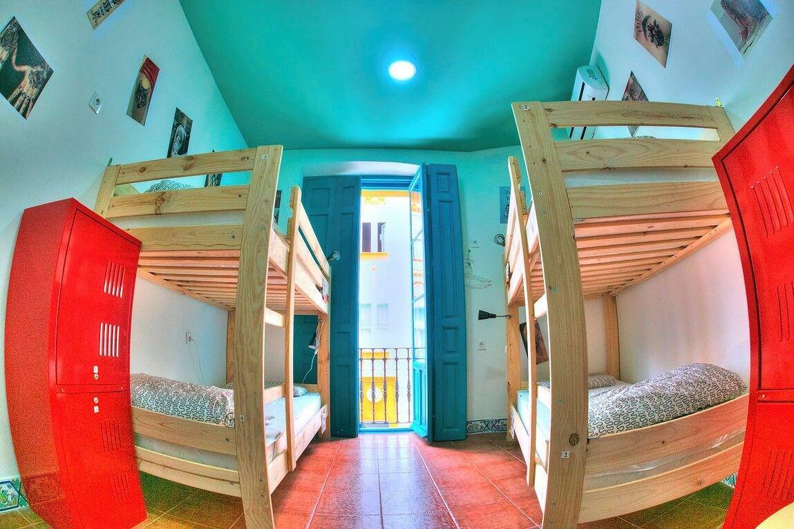 Sevilla Kitsch Hostel Art