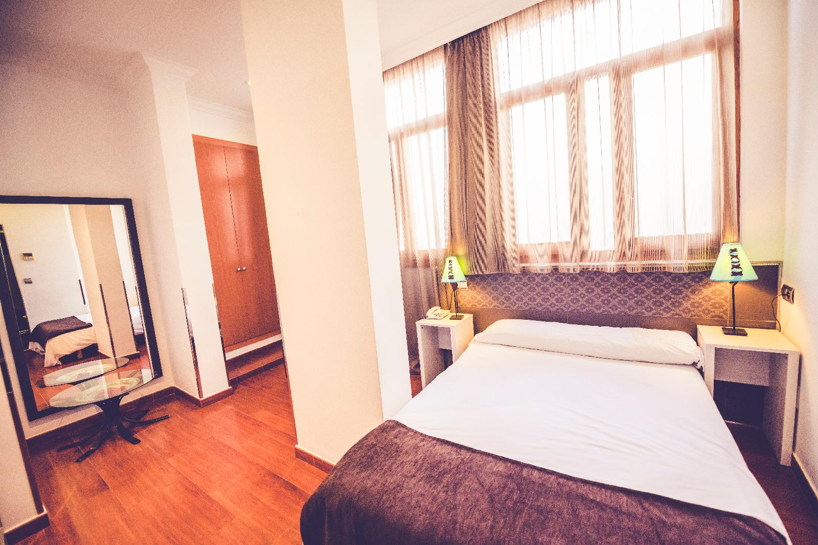 Hostal Sol Los Angeles