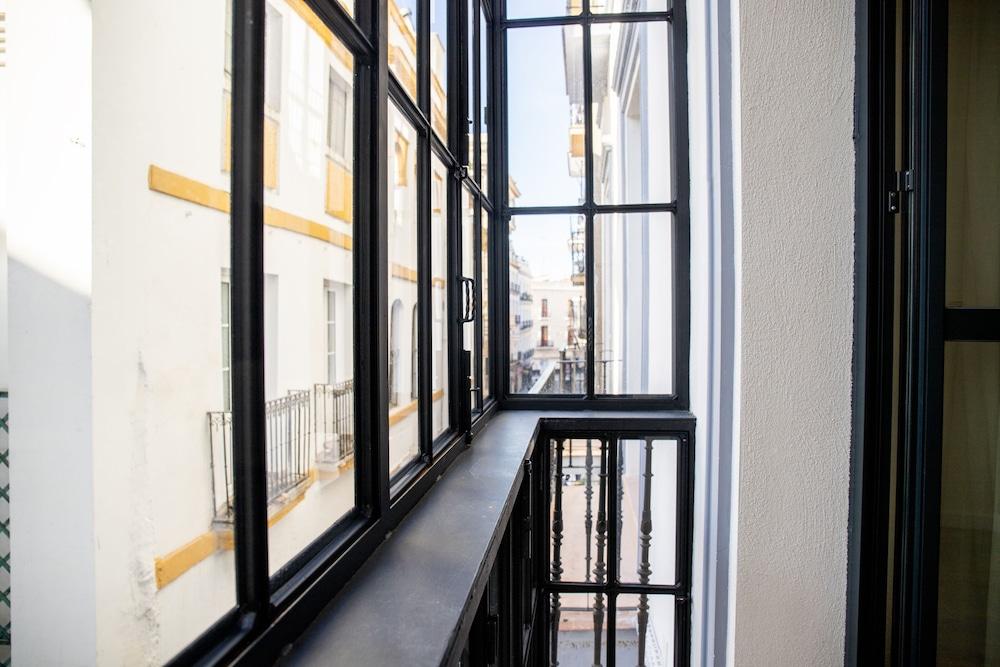 Nqn Aparts & Suites Sevilla