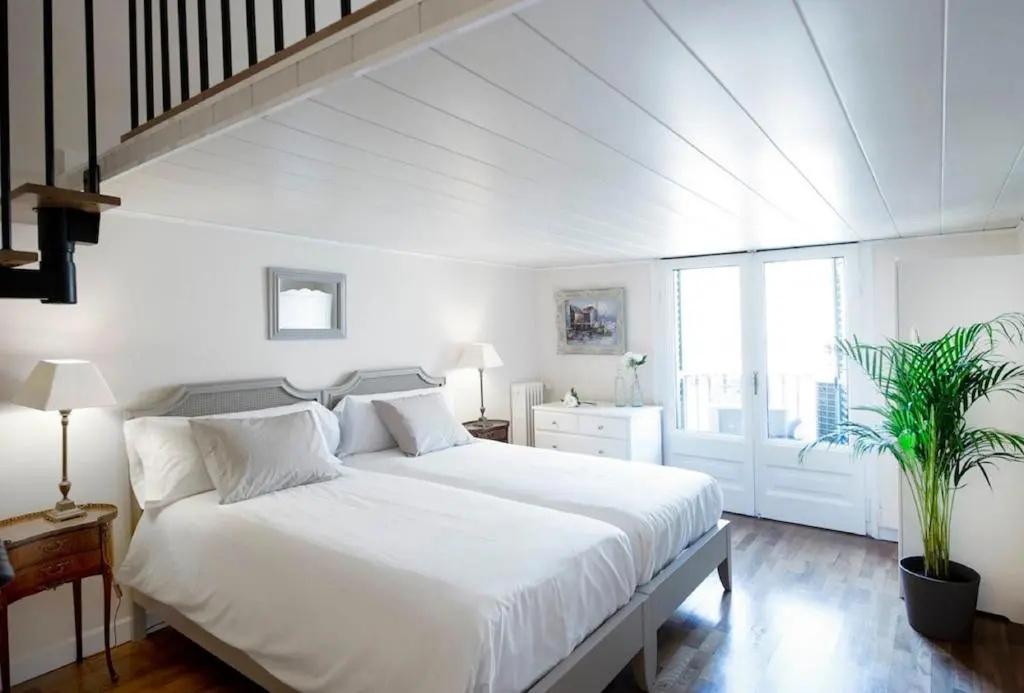 You Stylish Born Apartments