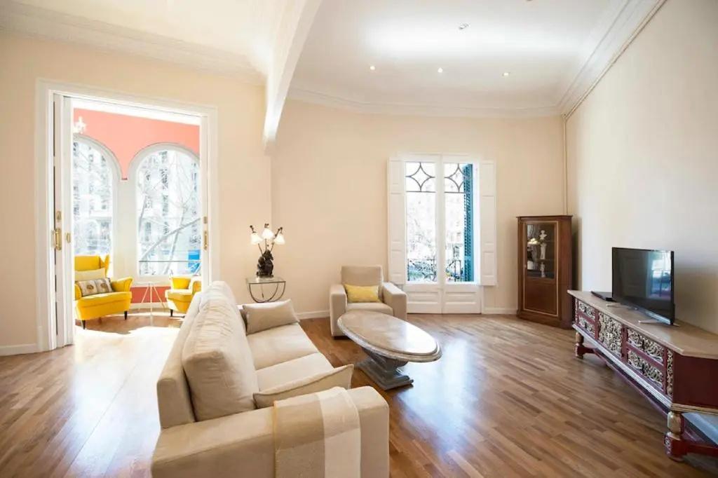 You Stylish Born Apartments
