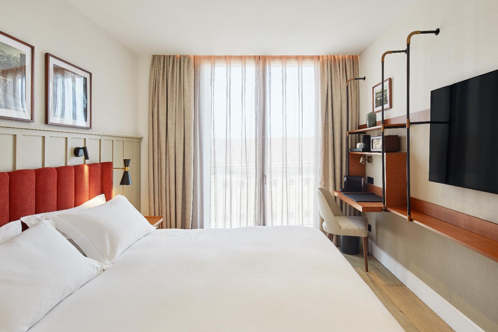 Via Sants Hotel Barcelona, Tapestry Collection By Hilton