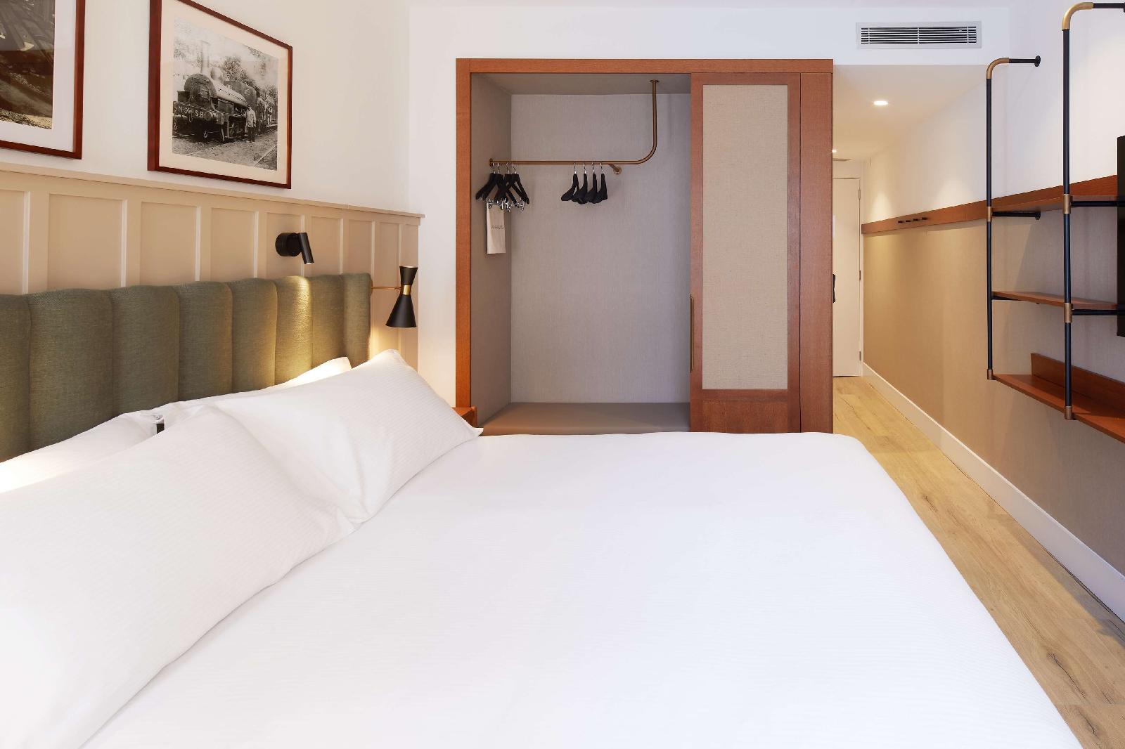 Via Sants Hotel Barcelona, Tapestry Collection By Hilton