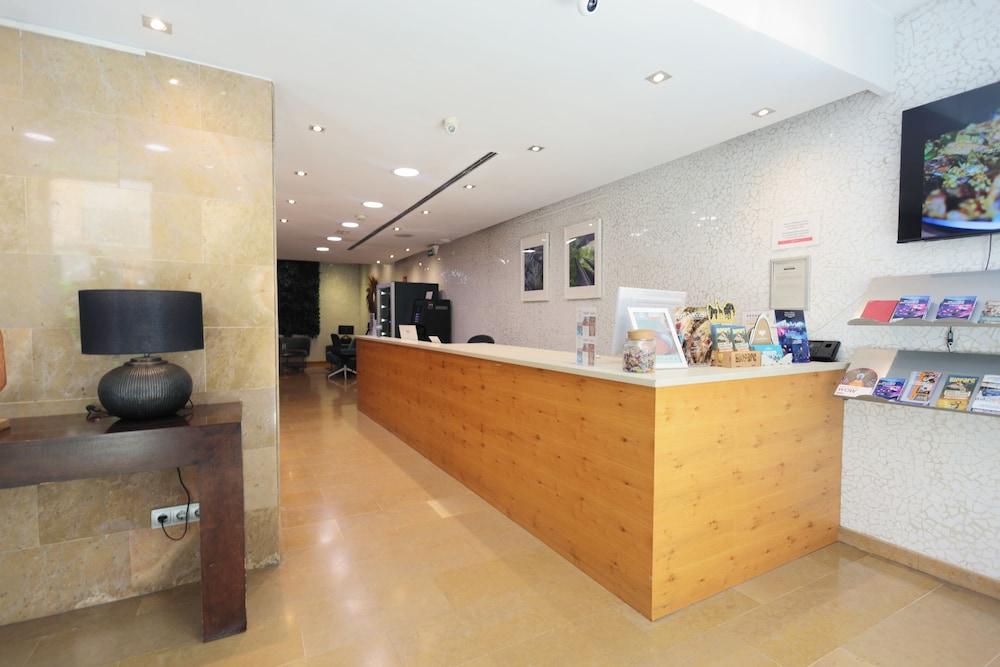 YOU & CO. J. Botánico Boutique