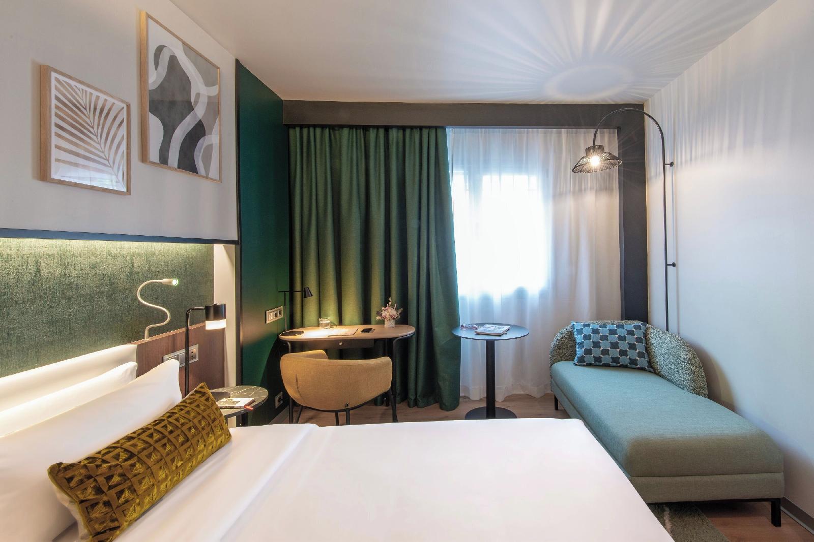 Crowne Plaza Madrid - Centre Retiro, An IHG Hotel