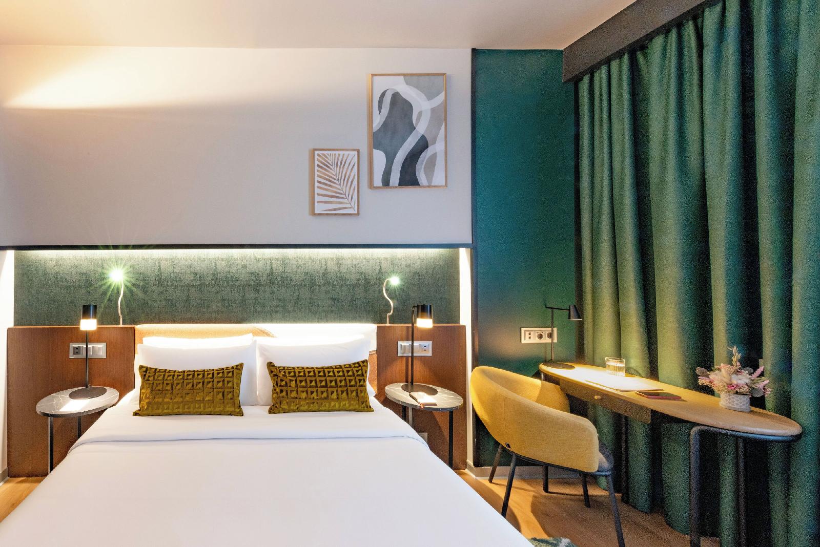 Crowne Plaza Madrid - Centre Retiro, An IHG Hotel