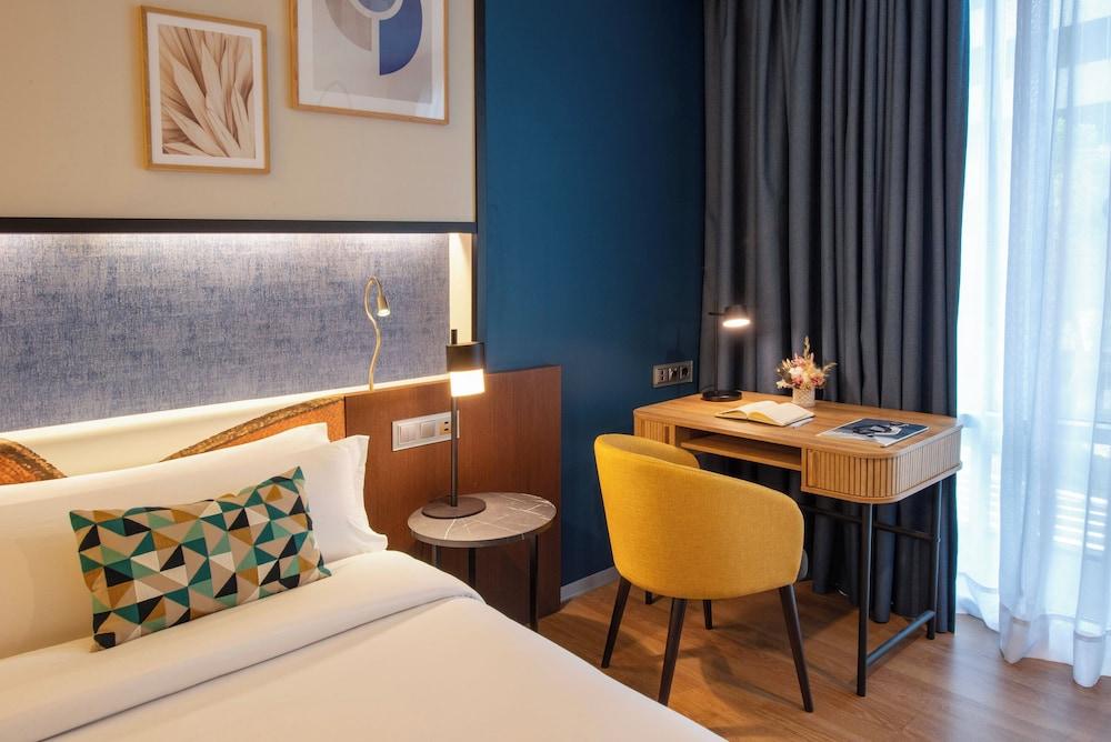 Crowne Plaza Madrid - Centre Retiro, An IHG Hotel