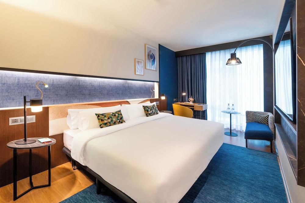 Crowne Plaza Madrid - Centre Retiro, An IHG Hotel