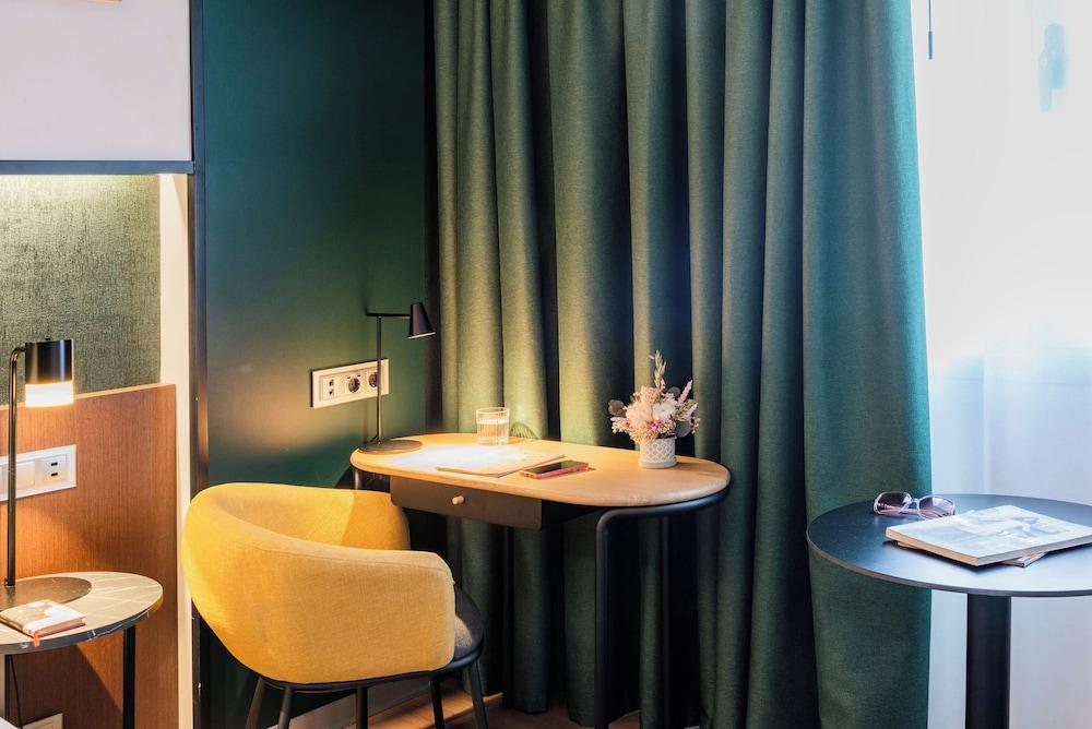 Crowne Plaza Madrid - Centre Retiro, An IHG Hotel