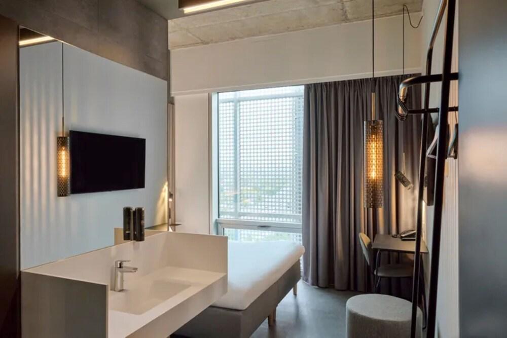 Zleep Hotel Madrid Airport