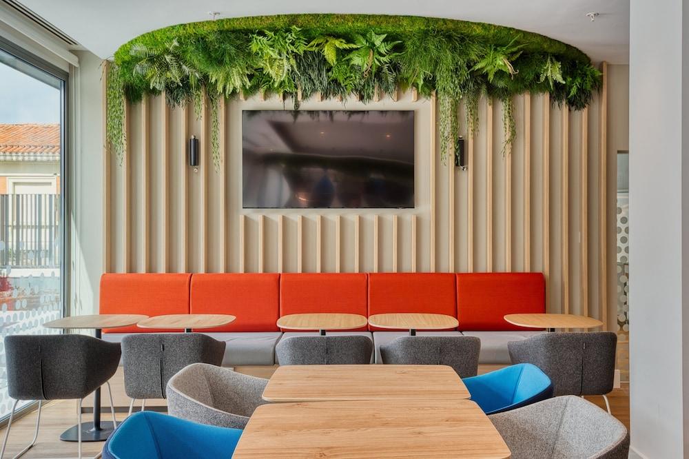 Holiday Inn Express Madrid Airport, An Ihg Hotel