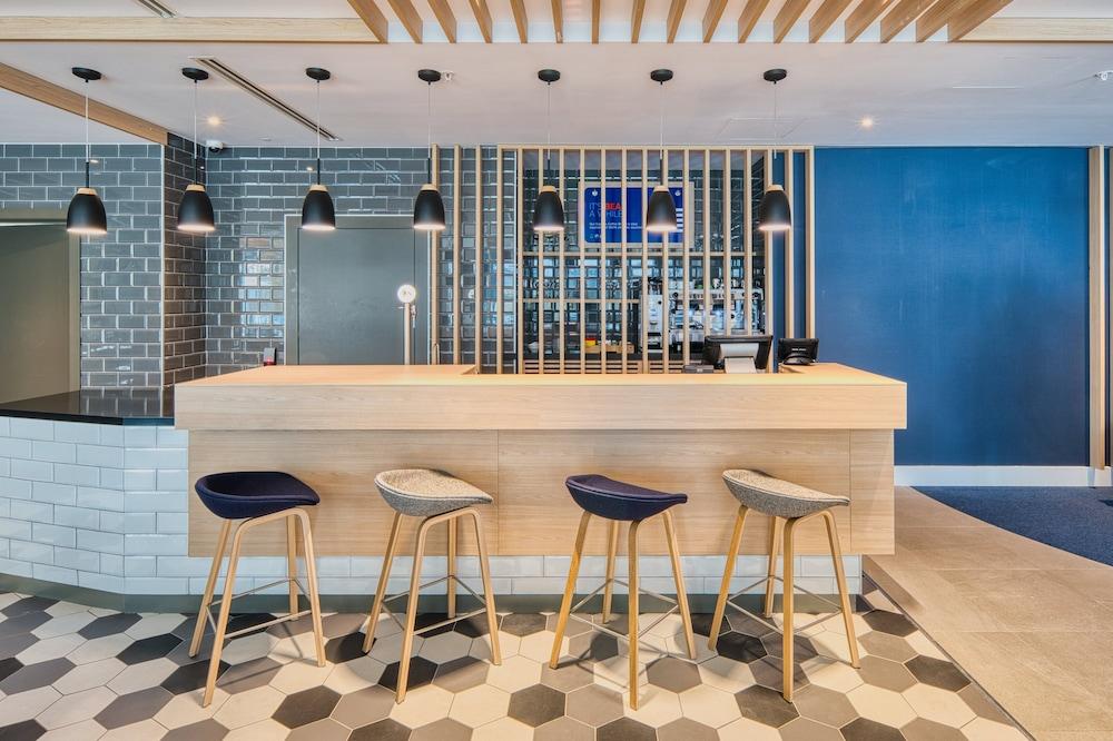 Holiday Inn Express Madrid Airport, An Ihg Hotel