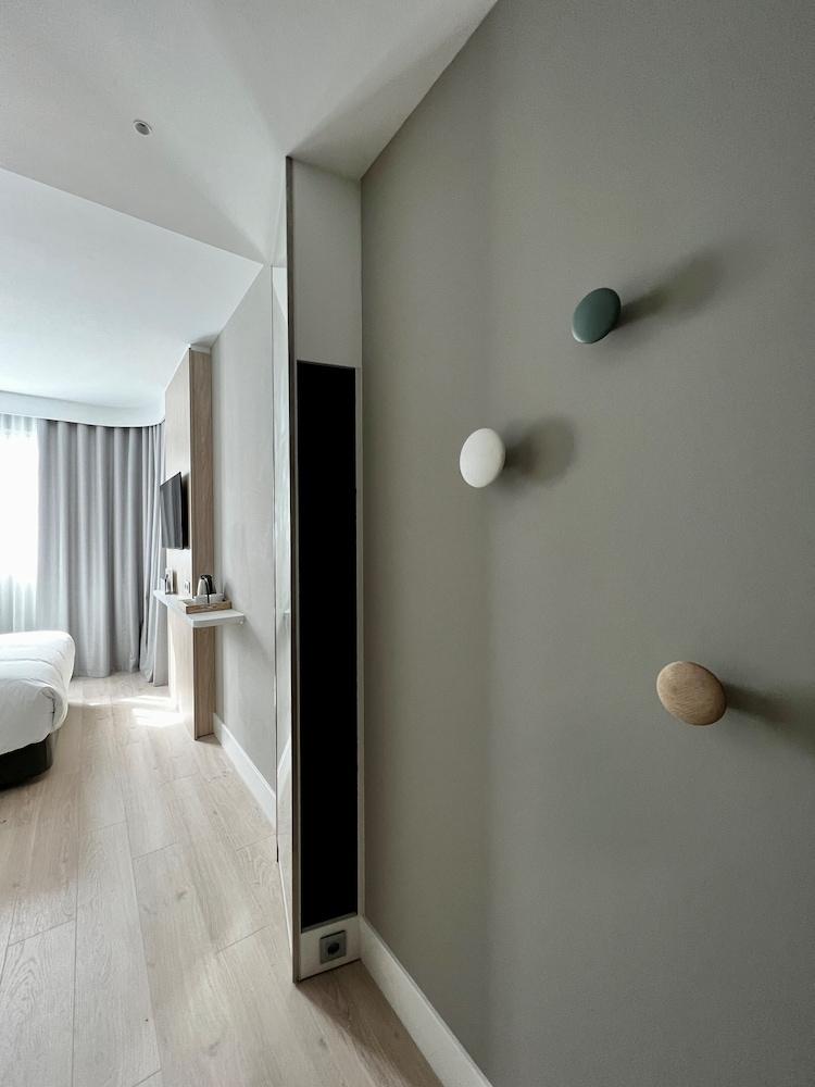 Holiday Inn Express Madrid Airport, An Ihg Hotel
