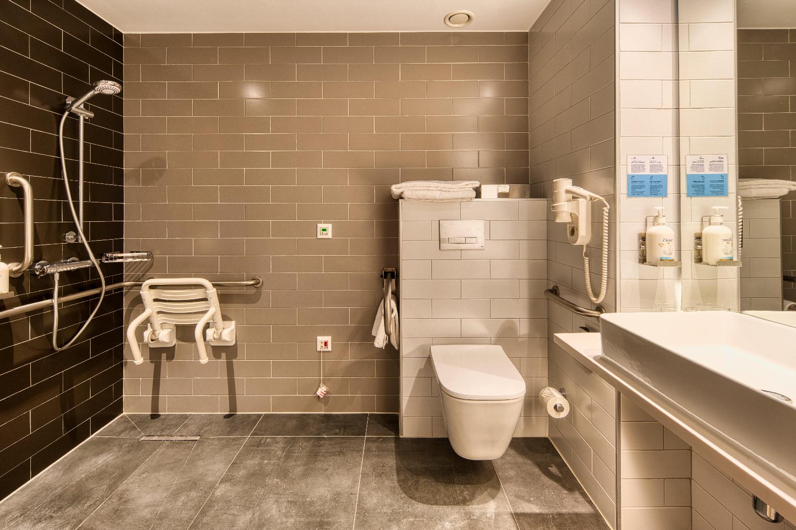 Holiday Inn Express Madrid Airport, An Ihg Hotel