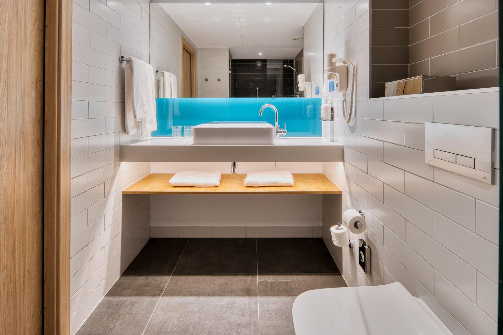 Holiday Inn Express Madrid Airport, An Ihg Hotel