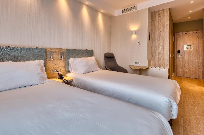 Holiday Inn Express Madrid Airport, An Ihg Hotel