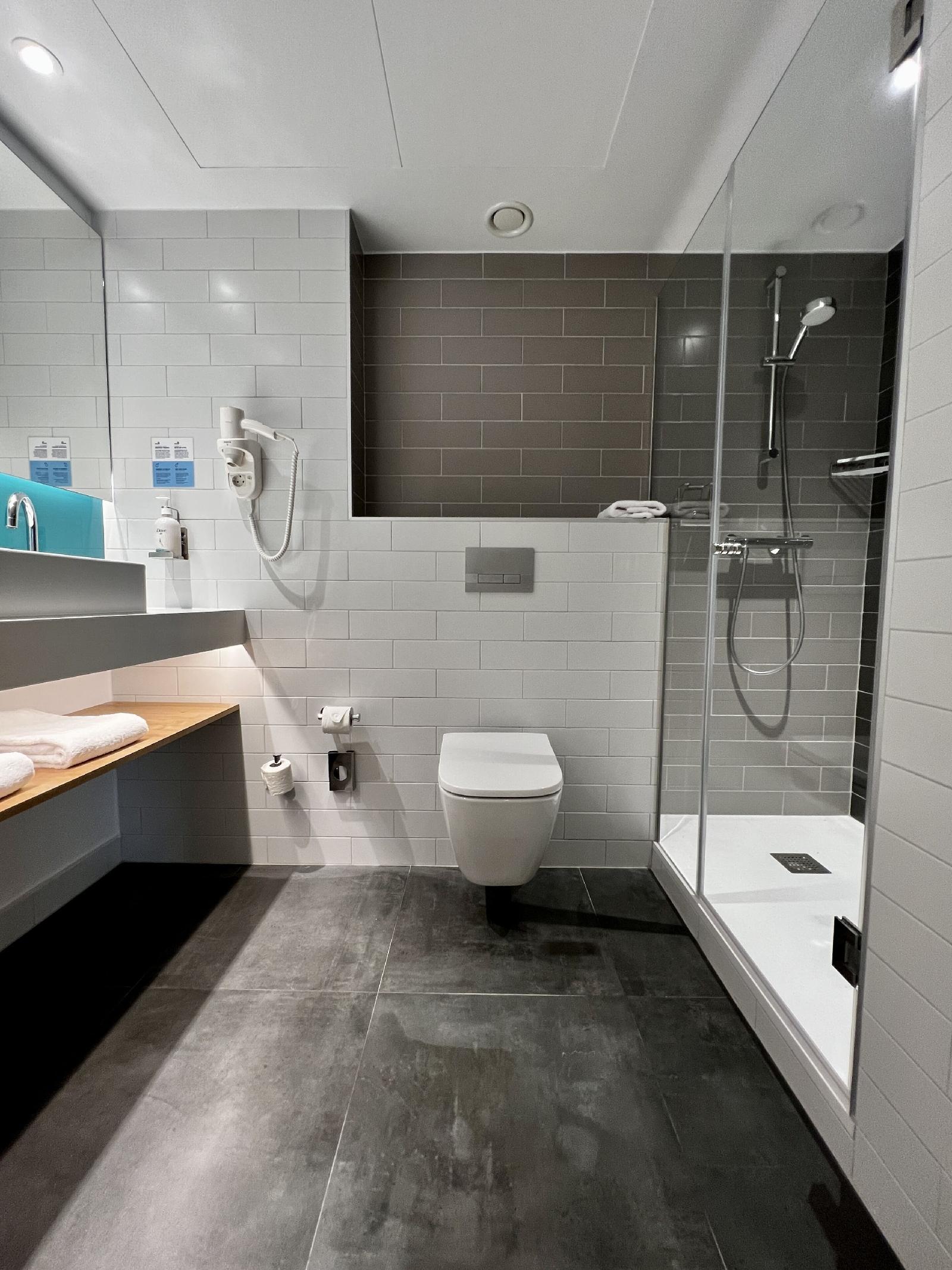 Holiday Inn Express Madrid Airport, An Ihg Hotel