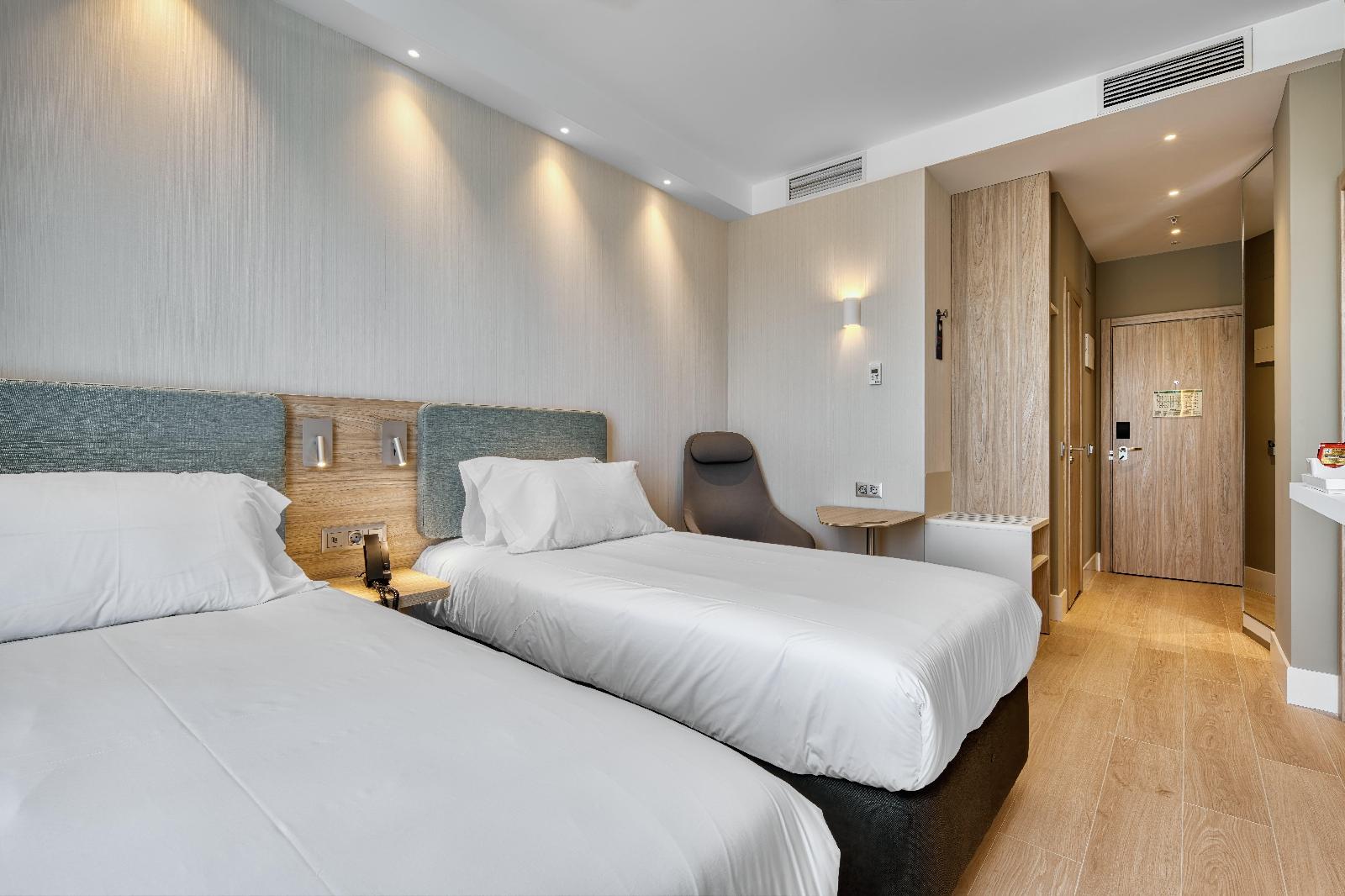 Holiday Inn Express Madrid Airport, An Ihg Hotel