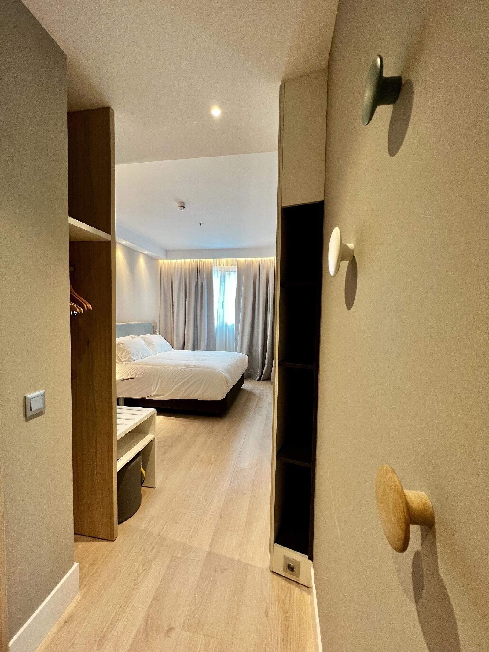 Holiday Inn Express Madrid Airport, An Ihg Hotel