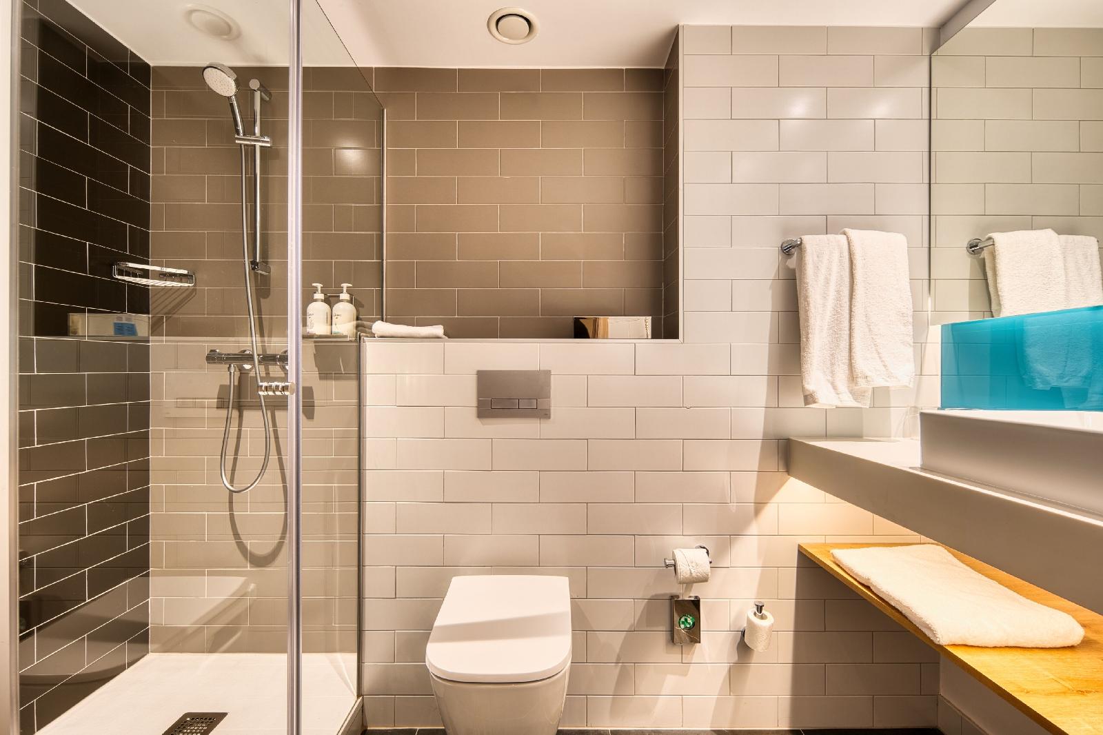 Holiday Inn Express Madrid Airport, An Ihg Hotel