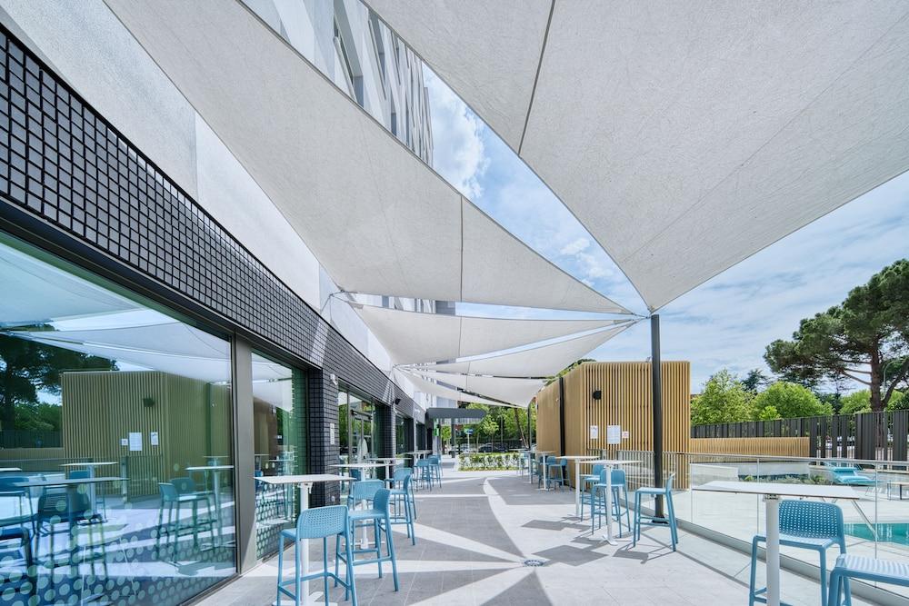 Holiday Inn Express Madrid Airport, An Ihg Hotel