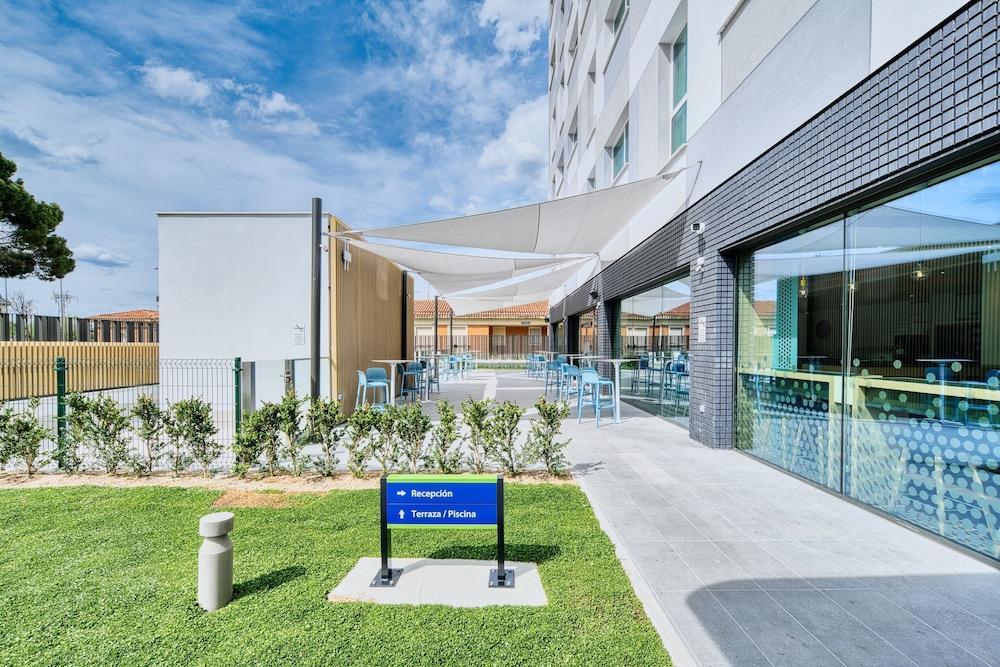 Holiday Inn Express Madrid Airport, An Ihg Hotel