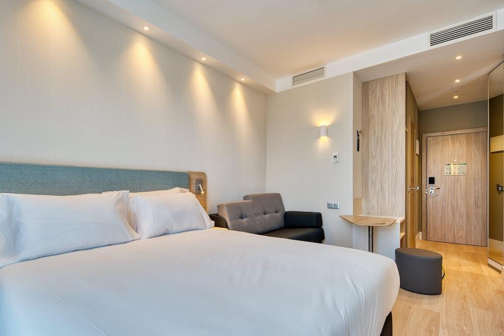 Holiday Inn Express Madrid Airport, An Ihg Hotel