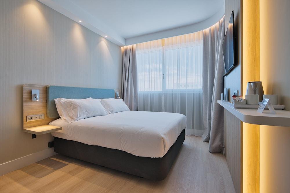 Holiday Inn Express Madrid Airport, An Ihg Hotel