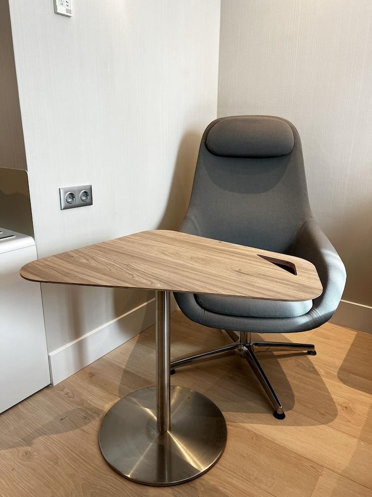Holiday Inn Express Madrid Airport, An Ihg Hotel