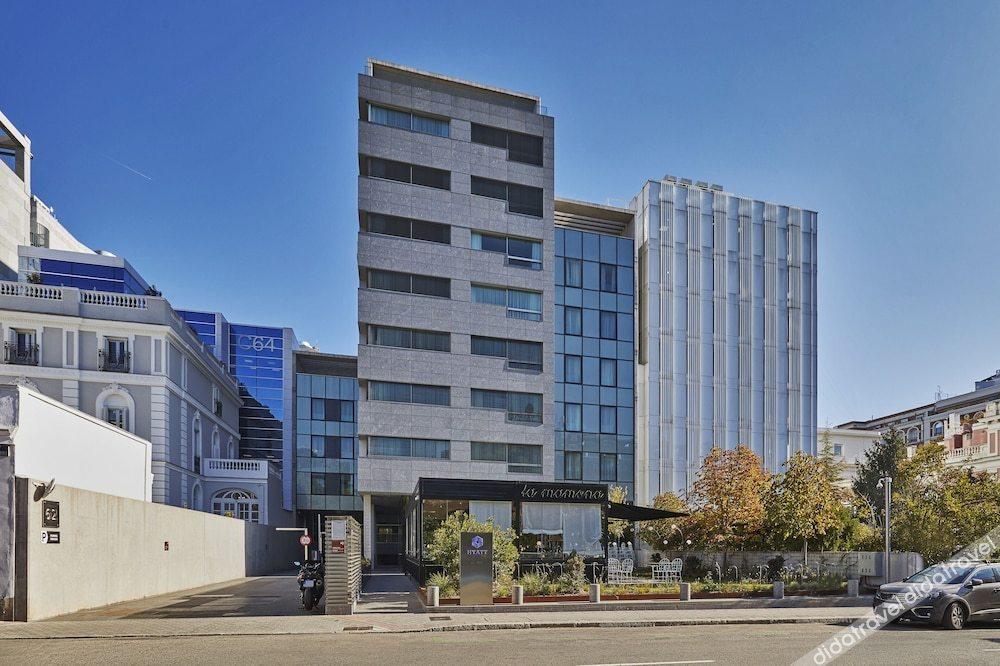Hyatt Regency Madrid Residences