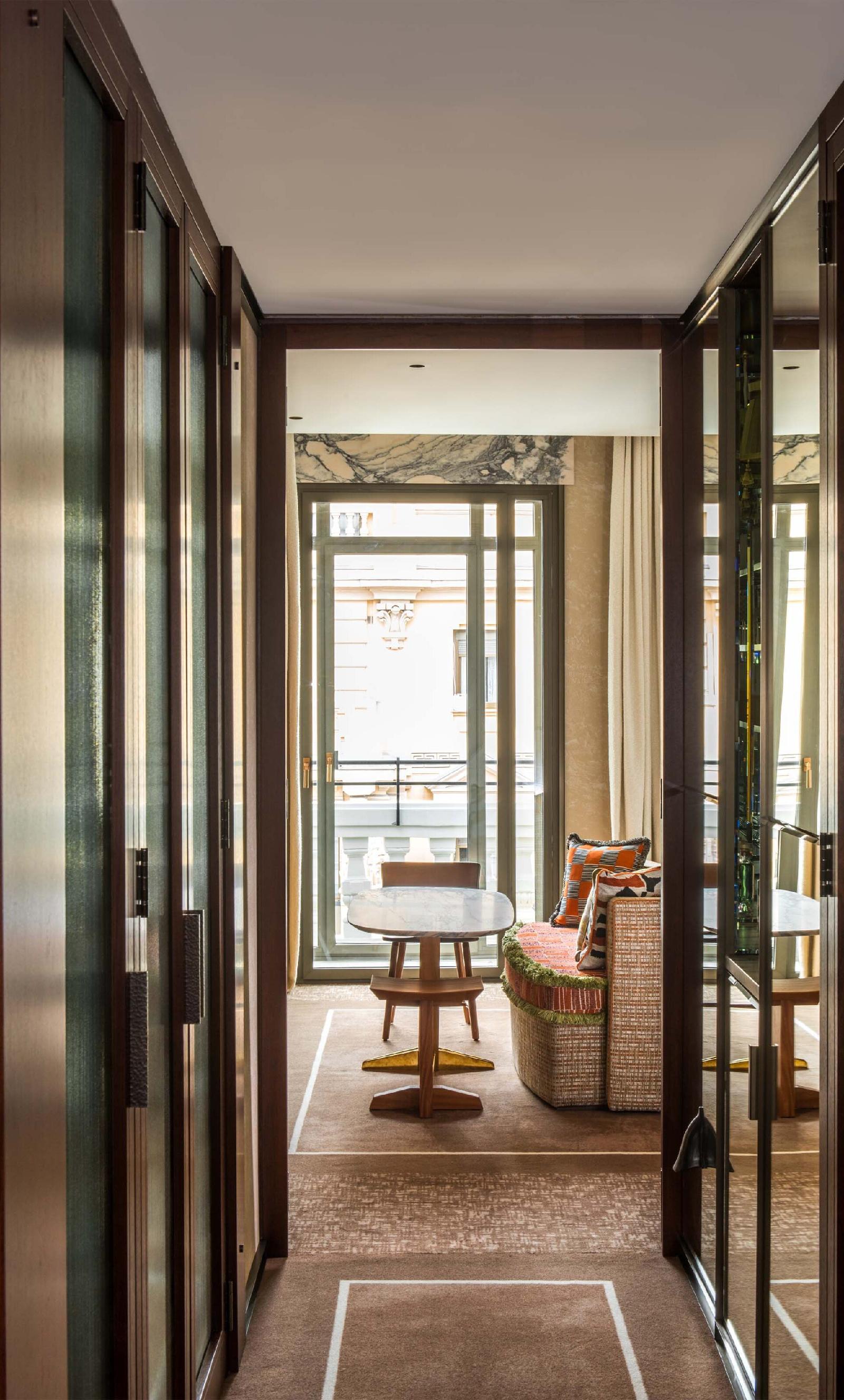 Brach Madrid - Evok Collection