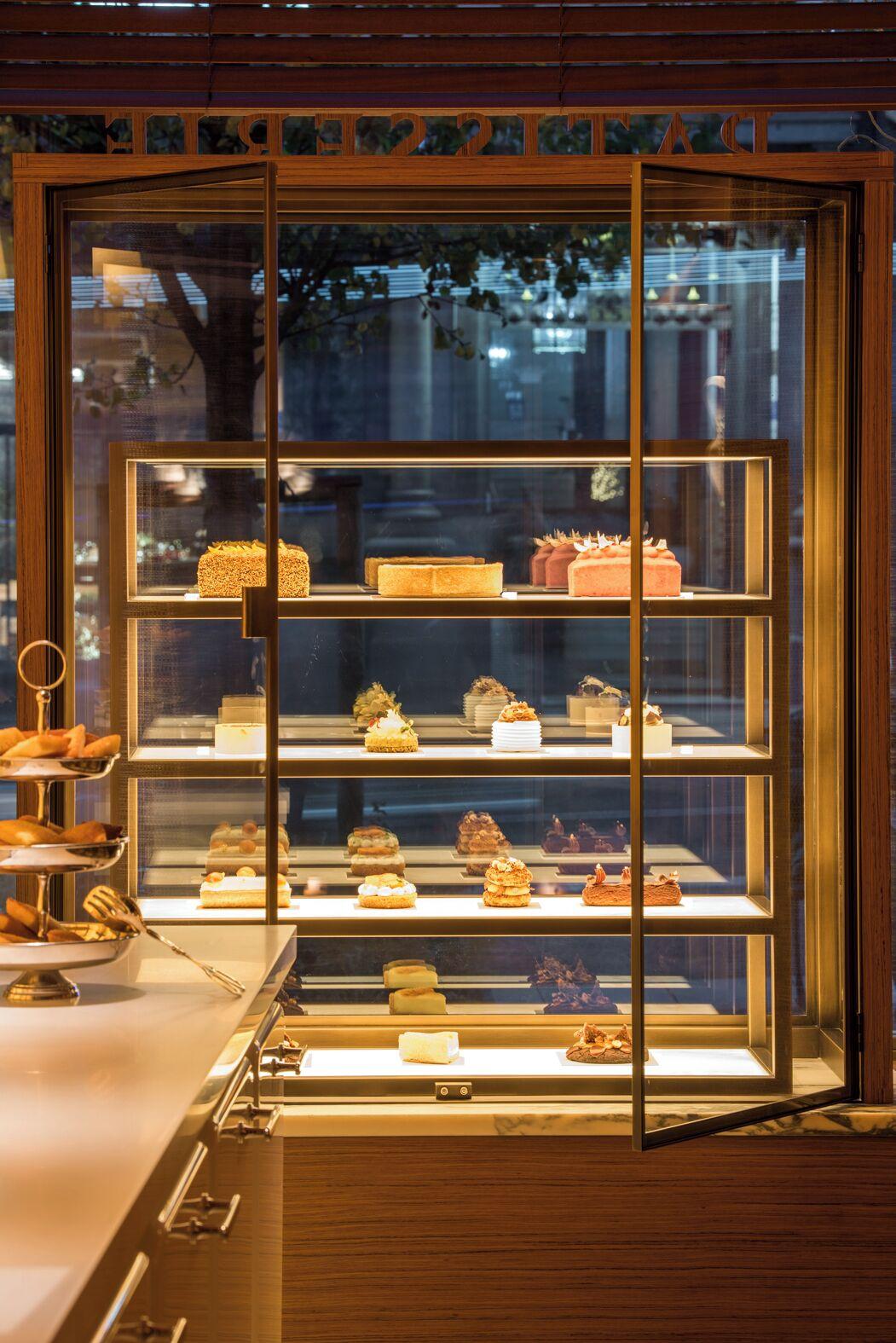 Brach Madrid - Evok Collection