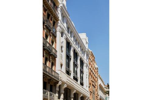 60 Balconies Iconic