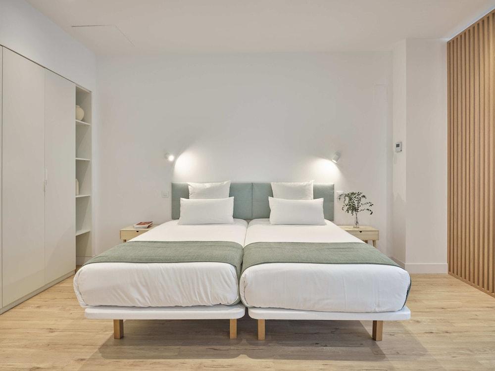 Paseo Suites Hotel