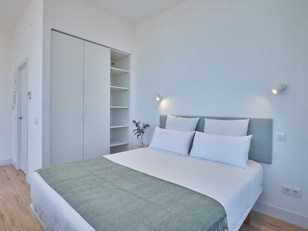 Paseo Suites Hotel