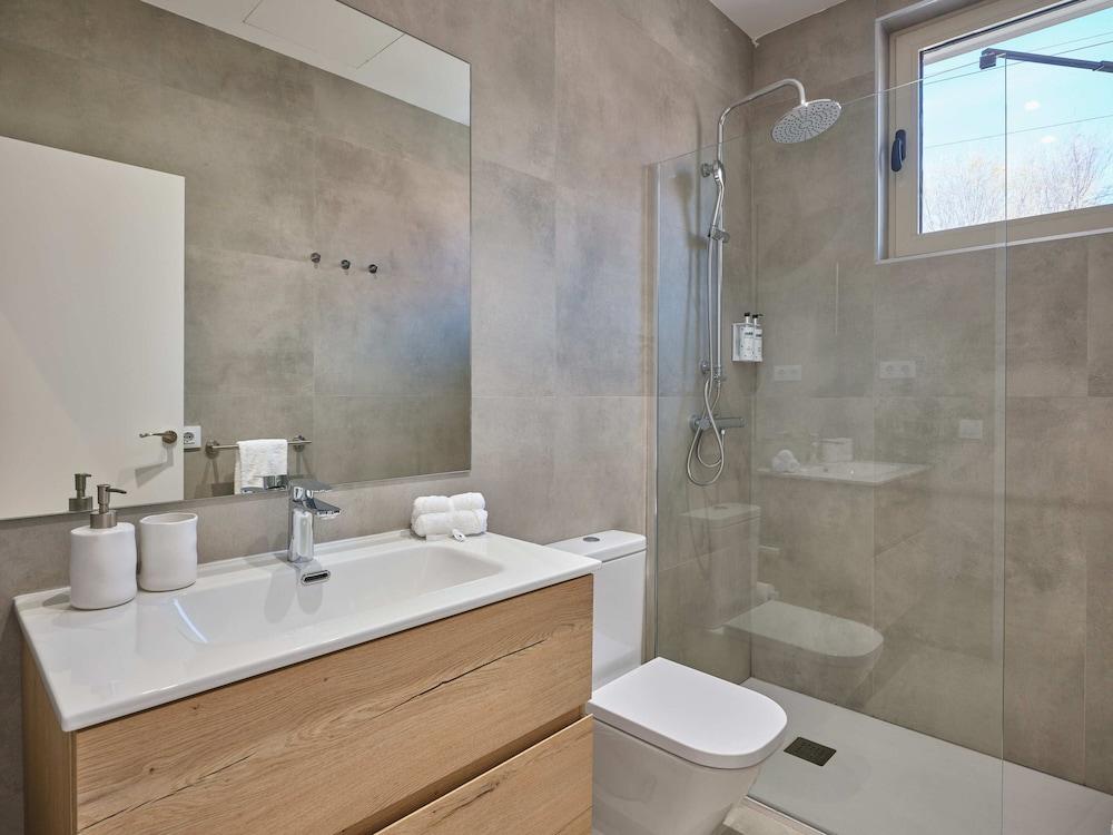 Paseo Suites Hotel